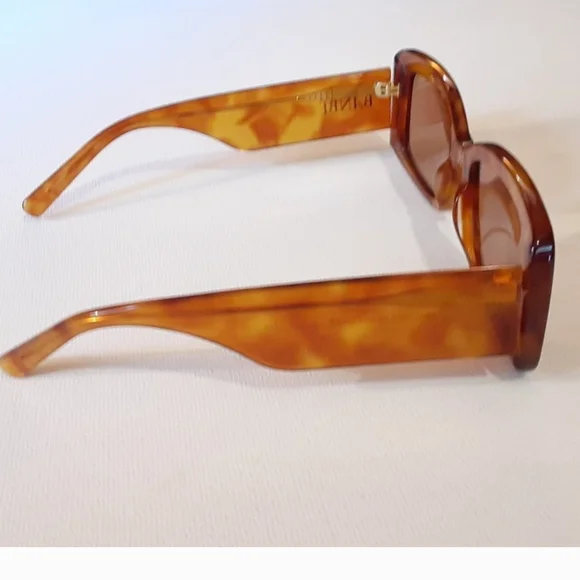 BANBE THE GIGI HONEY TORTE - CARAMEL SUNGLASSES OS - Picture 5 of 10